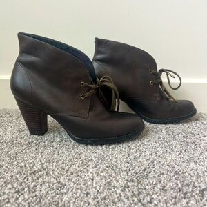 Indigo Clark’s Brown Leather Block Heel Lace up Round Toe Ankle Booties Size 6.5